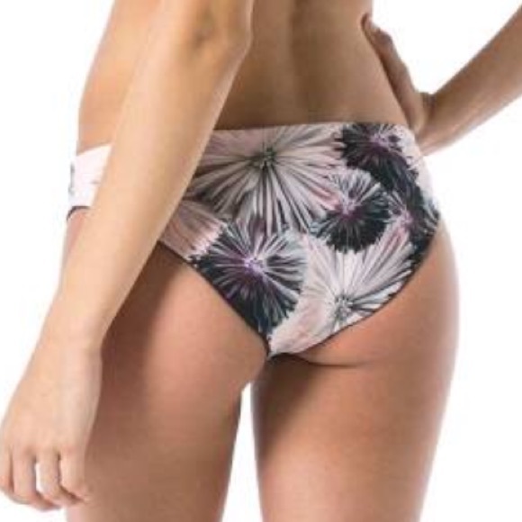 Selvaki Swim Bottoms Flowers Floral NWT 2018 - Picture 4 of 5